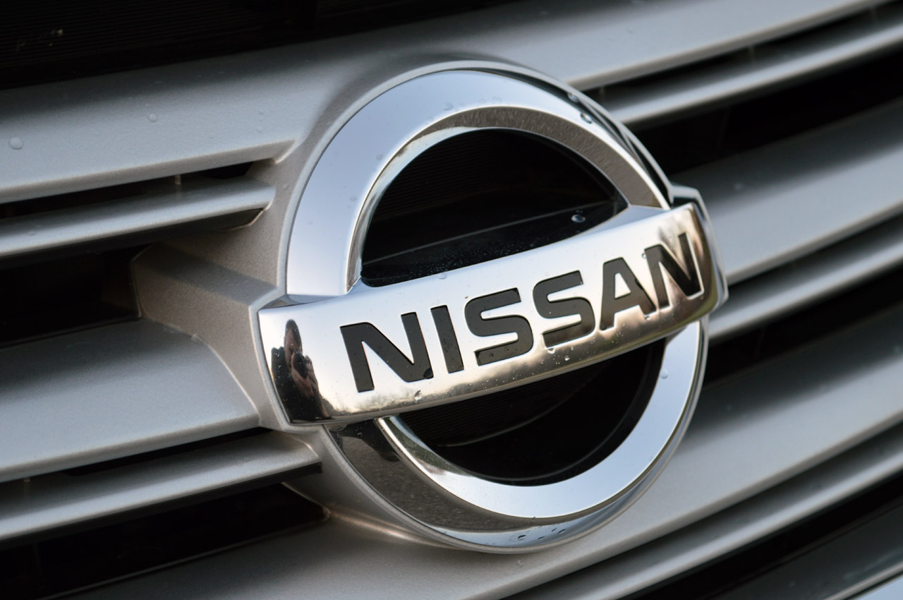 Nissan фото