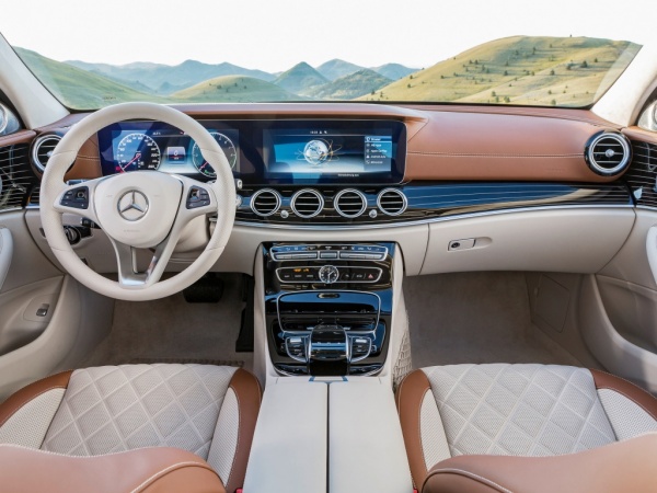 Mercedes-Benz E-класс седан фото